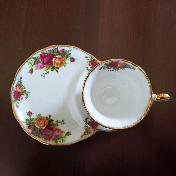 Old Country Roses by Royal Albert - Rare Vintage Snack Plate & Teacup - Picture 2 of 8